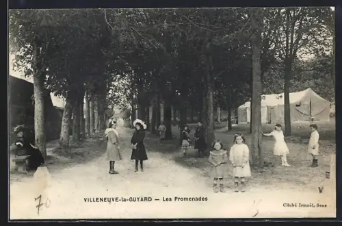 AK Villeneuve-la-Guyard, Les Promenades