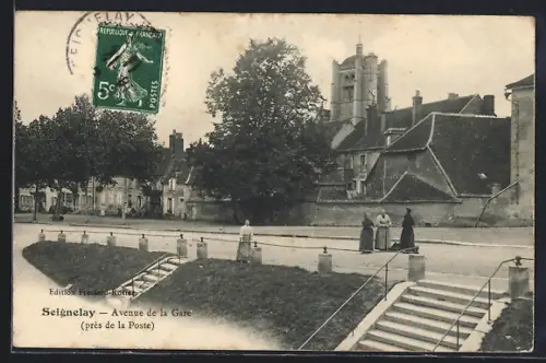 AK Seignelay, Avenue de la Gare, près de la Poste