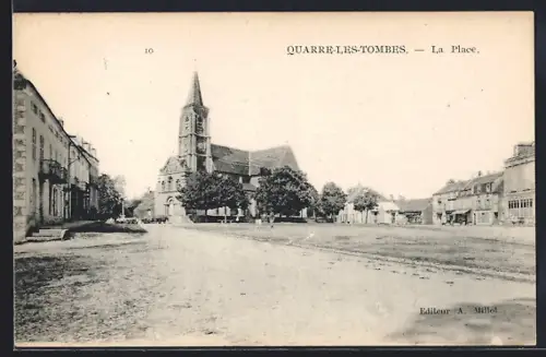 AK Quarré-les-Tombes, La Place