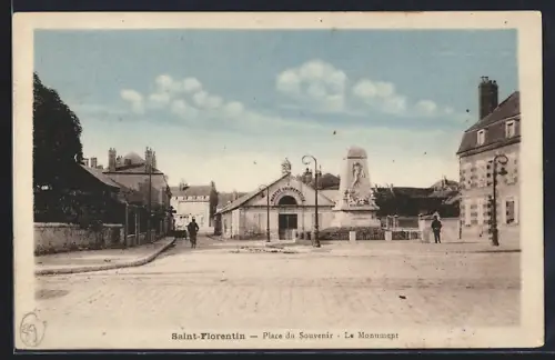 AK Saint-Florentin, Place du Souvenir, Le Monument