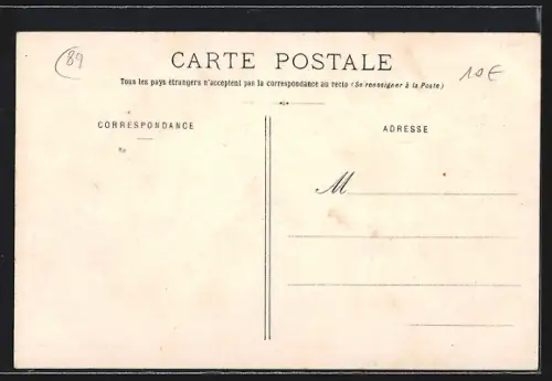 AK Varennes /Yonne, Côté de Ligny avec vue sur rue et église