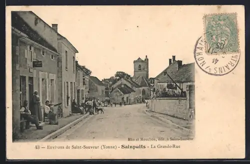 AK Sainpuits, La Grande-Rue avec habitants et vue sur l`église