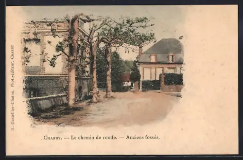 AK Charny, Le chemin de ronde, Anciens fossés