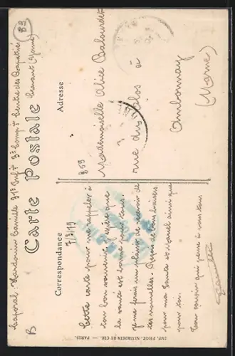 AK Cravant /Yonne, Vieille Tour avec habitants devant