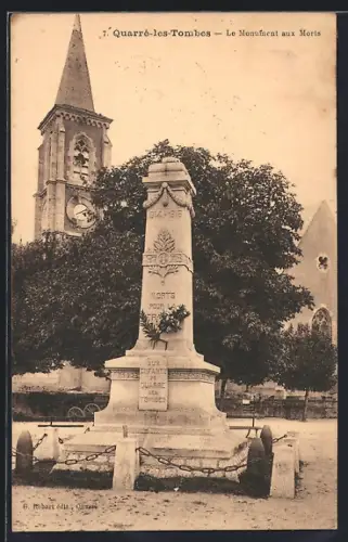 AK Quarré-les-Tombes, Le Monument aux Morts devant l`église