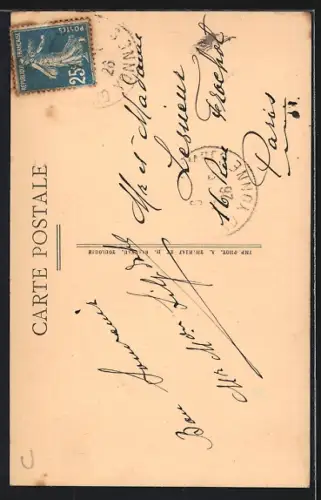 AK Quarré-les-Tombes, Le Monument aux Morts devant l`église