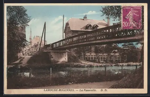 AK Laroche-Migennes, La Passerelle et vue sur la rivière et les bâtiments alentours