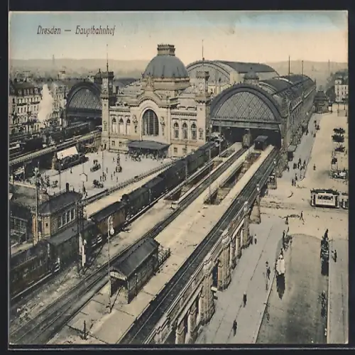 AK Dresden, Hauptbahnhof, Eisenbahn - Personenzug fährt ein, Strassenbahn