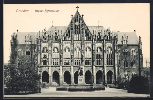 AK Dresden, Kreuz-Gymnasium mit Denkmal