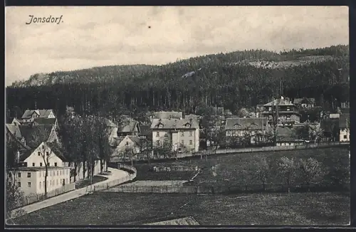 AK Jonsdorf, Ortsansicht, Wohnhäuser am Waldrand