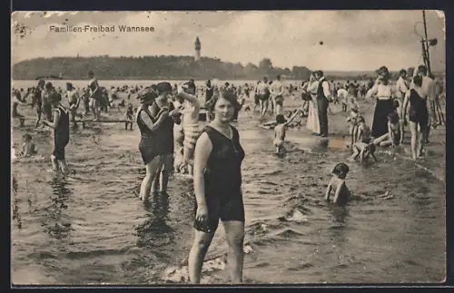 AK Berlin-Wannsee, Familien-Freibad, Badegäste im Wasser