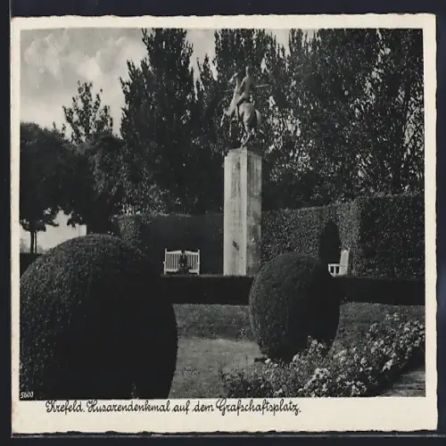 AK Krefeld, Husarendenkmal auf dem Grafschaftsplatz