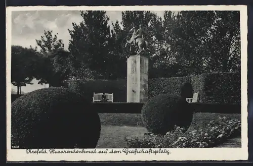 AK Krefeld, Husarendenkmal auf dem Grafschaftsplatz