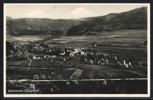 AK Grünbach-Donzdorf, Ortsansicht im Tal mit umliegenden Feldern und Hügeln