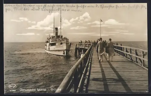 AK Müritz, Brücke mit Ausflugsschiff