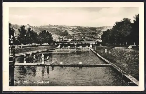 AK Treffurt /Werra, Stadtbad mit Badegästen