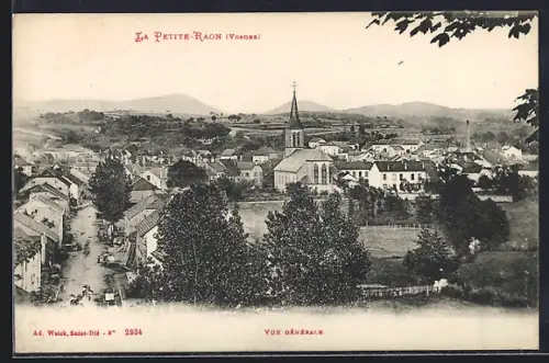 AK La Petite-Raon /Vosges, Vue générale du village avec l`église et les collines en arrière-plan