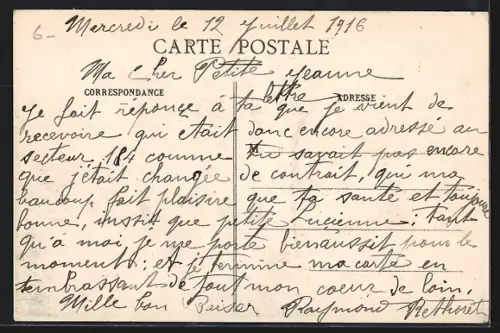 AK Plainfaing /Les Vosges, Vue générale du village avec colline en arrière-plan