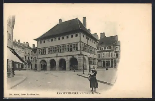 AK Rambervillers, L`Hôtel de Ville et place animée
