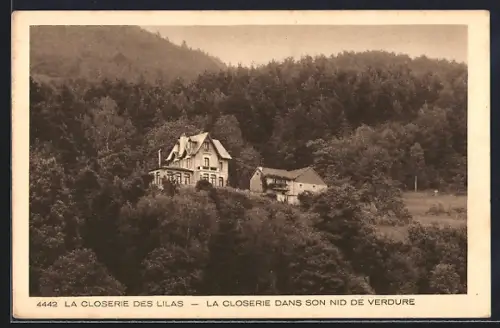 AK Closerie des Lilas, La Closerie dans son nid de verdure