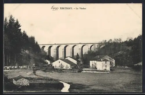 AK Xertigny, Le Viaduc et paysage rural avec maisons
