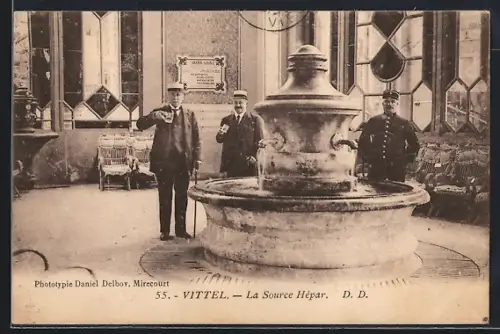 AK Vittel, La Source Hépar et ses visiteurs dans le hall élégant