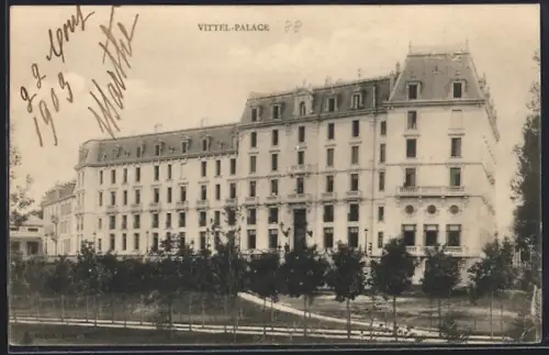 AK Vittel, Vittel-Palace élégant avec facade imposante et jardins aménagés