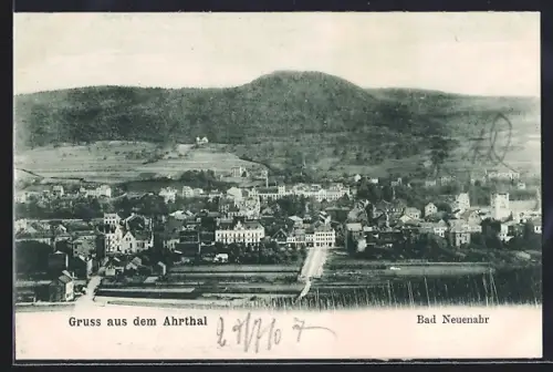 AK Bad Neuenahr /Ahrtal, Blick auf den Ort und umliegende Berge