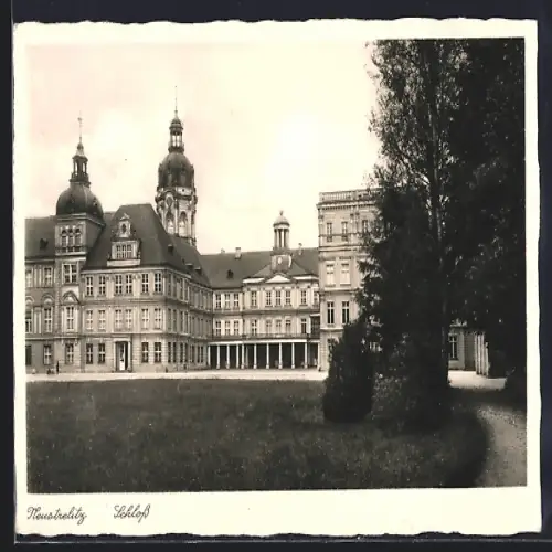 AK Neustrelitz, Parite am Schloss