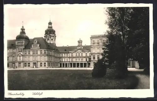 AK Neustrelitz, Parite am Schloss