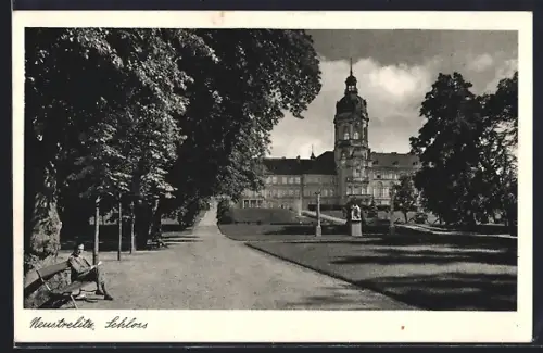 AK Neustrelitz, Blick auf das Schloss