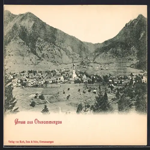 AK Oberammergau, Ortsansicht mit Kirche und Bergen