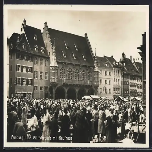 AK Freiburg i. Br., Münsterplatz mit Kaufhaus