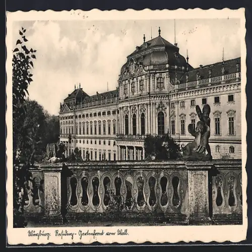 AK Würzburg, Residenz, Gartenfront vom Wall aus gesehen