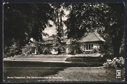 AK Berlin-Tempelhof, Gärtnerhäuschen im Bose-Park