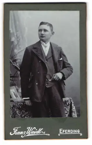 Fotografie Franz Weidl, Eferding, Bahnhofsstrasse, Porträt eines jungen Mannes