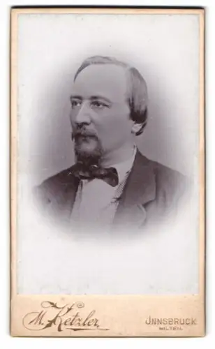 Fotografie M. Ketzler, Innsbruck, Heiligegeiststrasse 4, Porträt eines Mannes mit Bart