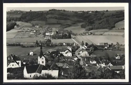 AK Hatzendorf /Steiermark, Strassenpartie mit Kirche