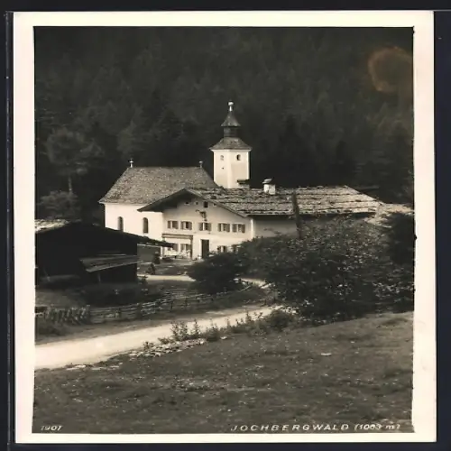 AK Kitzbühel, Jochbergwald, Ortspartie mit Kirche