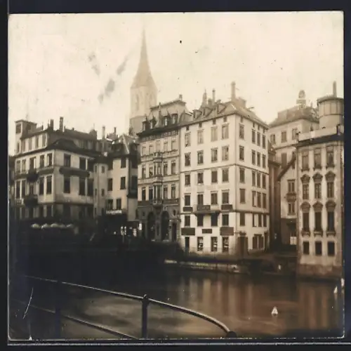 Foto-AK Zürich, Flusspartie mit Geschäften