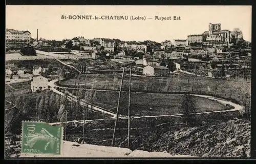 AK St-Bonnet-le-Château /Loire, Aspect Est de la ville avec vue panoramique des bâtiments et des champs