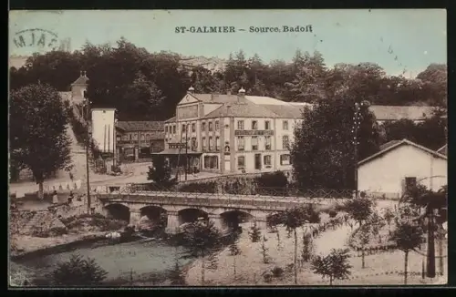 AK St-Galmier, Source Badoit et pont sur la rivière
