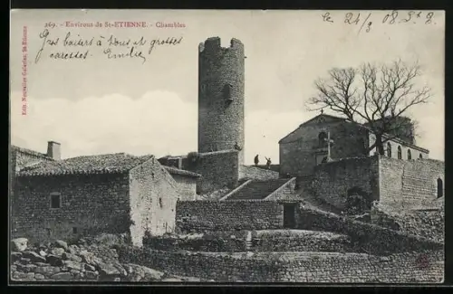AK Chambles, Vue du château médiéval et de sa tour imposante