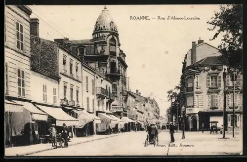 AK Roanne, Rue d`Alsace-Lorraine animée avec passants et boutiques