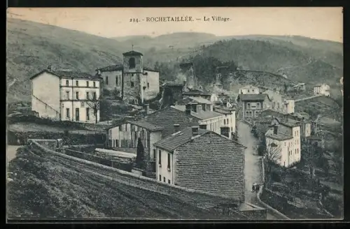 AK Rochetaillee, Le Village