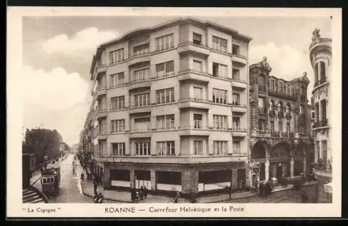 AK Roanne, Carrefour Helvétique et la Poste avec tramway