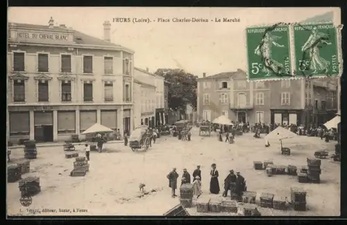 AK Feurs /Loire, Place Charles-Dorian, Le Marché