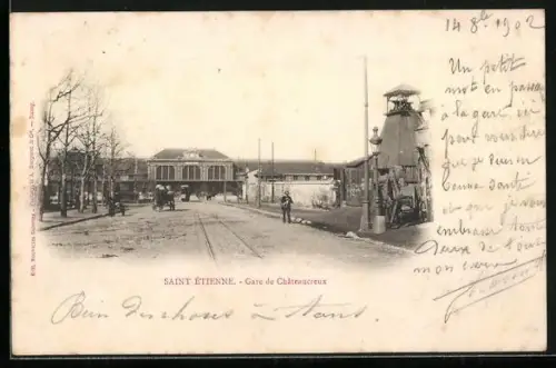 AK Saint-Étienne, Gare de Châteauroux avec calèche et passants