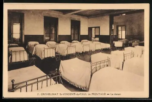 AK Montaud, Orphelinat St-Vincent-de-Paul, Le dortoir