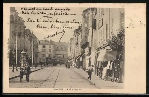 AK Roanne, Rue Nationale avec passants et boutiques animées